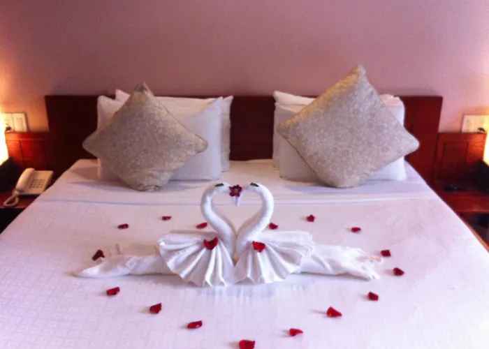 Long Life Riverside Hotel